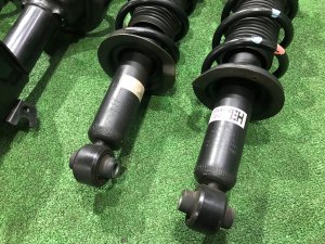 โช้คอัพ комплект SUBARU LEVORG OEM 20310VA270, 20310VA260, 20365VA071 VM4 VMG VM 2015 FB16E CVT