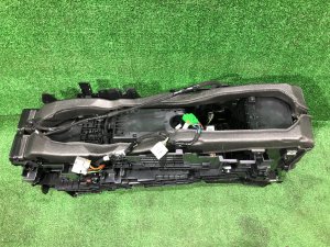 グローブボックス・アームレスト LAND ROVER RANGE ROVER SPORT OEM LR100257 2019