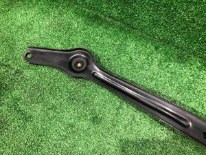 リアビームブレース SUBARU LEVORG OEM 20157VA020 VM4 2016