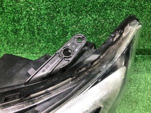 ไฟหน้าซ้าย SUBARU LEVORG OEM 84002VA010 VM4 2016