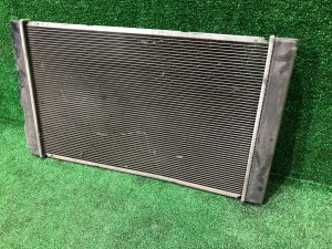 发动机水箱 TOYOTA PRIUS OEM 1640037230, 4221341041 ZVW30 2012 2ZRFXE
