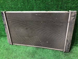 发动机水箱 TOYOTA PRIUS OEM 1640037230, 4221341041 ZVW30 2012 2ZRFXE