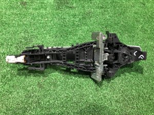 Puxador da porta dianteira esquerda LAND ROVER RANGE ROVER SPORT OEM LR112353, BJ32-224N02 2019