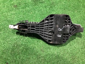 Puxador da porta traseira direita LAND ROVER RANGE ROVER SPORT OEM LR112353, DK62-224A00 2019