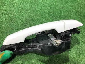 Puxador da porta traseira esquerda LAND ROVER RANGE ROVER SPORT OEM LR112353, DK62-224A00 2019