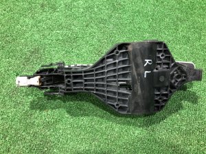 Puxador da porta traseira esquerda LAND ROVER RANGE ROVER SPORT OEM LR112353, DK62-224A00 2019