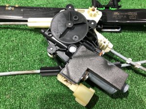Elevalunas trasero derecho LAND ROVER RANGE ROVER SPORT OEM LR078870 2019