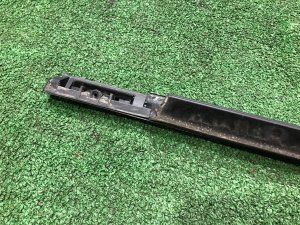 Moldura de la puerta delantera derecha LAND ROVER RANGE ROVER SPORT OEM LR043750 2019