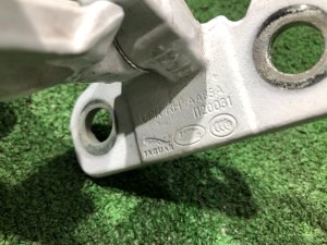 Петли двери передней правой LAND ROVER RANGE ROVER SPORT OEM LR073599, LR073595 2019