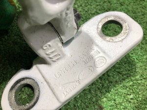 Петли двери передней левой LAND ROVER RANGE ROVER SPORT OEM LR073596, LR073600 2019
