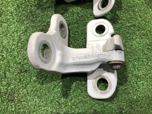 Петли двери передней левой LAND ROVER RANGE ROVER SPORT OEM LR073596, LR073600 2019