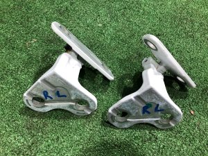Dobradiças da porta traseira esquerda LAND ROVER RANGE ROVER SPORT OEM LR073600, LR073596 2019