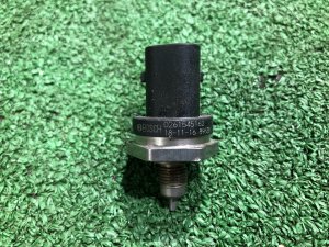 Датчик давления топлива LR108241 LAND ROVER RANGE ROVER SPORT