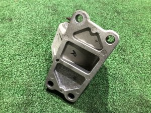Подушка акпп LAND ROVER RANGE ROVER SPORT OEM LR098750, JPLA6068AB 2019 PТ204
