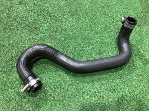 Патрубок радиатора LAND ROVER RANGE ROVER SPORT OEM LR034635 2019 PТ204
