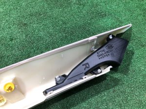 Guarnecido de los pilares delanteros LAND ROVER RANGE ROVER SPORT OEM LR080998, DK62-03513-A 2019