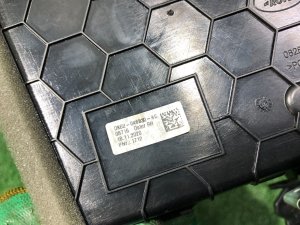 右侧气流调节器 LAND ROVER RANGE ROVER SPORT OEM LR044685, LR084735 2019 PТ204