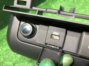 内饰塑料板 задний USB LAND ROVER RANGE ROVER SPORT OEM LR044984, DK62-04569-A 2019