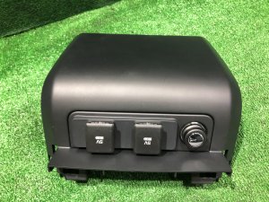 แผงพลาสติกภายในห้องโดยสาร задний USB LR044984, DK62-04569-A LAND ROVER RANGE ROVER SPORT