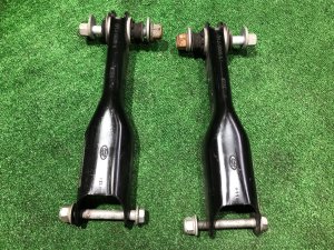 Rear control arms LR128796, LR128797, DPLA-5K976-AF LAND ROVER RANGE ROVER SPORT