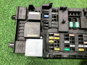 Блок предохранителей салонный пассажира LAND ROVER RANGE ROVER SPORT OEM LR098969, JPLA-14A073-BB 2019