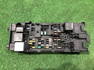 Блок предохранителей салонный пассажира LR098969, JPLA-14A073-BB LAND ROVER RANGE ROVER SPORT