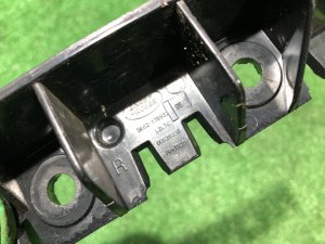 Suporte direito do para-choques traseiro LAND ROVER RANGE ROVER SPORT OEM LR066744, DK62-17B932 2019