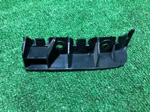 Suporte direito do para-choques traseiro LAND ROVER RANGE ROVER SPORT OEM LR066744, DK62-17B932 2019