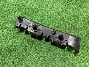 Suporte direito do para-choques traseiro LAND ROVER RANGE ROVER SPORT OEM LR066744, DK62-17B932 2019