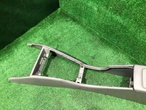 Guantera y reposabrazos SUBARU FORESTER OEM 92060FC040ND SF5 1998 silver 792