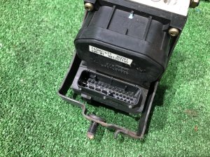 ABSユニット SUBARU FORESTER OEM 27539FC010 SF5 1998 EJ202 MT