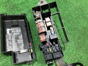 Caixa de fusíveis SUBARU FORESTER OEM 82231FC002 SF5 1998 EJ202 MT