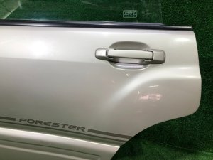 左后门 SUBARU FORESTER OEM 61401FC013 SF5 1998 silver 792