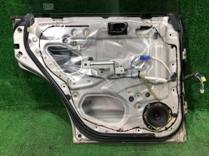 左后门 SUBARU FORESTER OEM 61401FC013 SF5 1998 silver 792