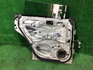 左后门 SUBARU FORESTER OEM 61401FC013 SF5 1998 silver 792