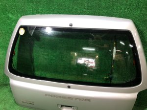 バックドア SUBARU FORESTER OEM 61701FC000 SF5 1998 silver 792