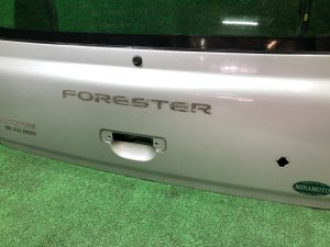 バックドア SUBARU FORESTER OEM 61701FC000 SF5 1998 silver 792