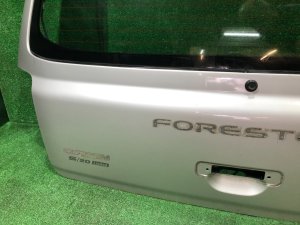バックドア SUBARU FORESTER OEM 61701FC000 SF5 1998 silver 792