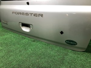 バックドア SUBARU FORESTER OEM 61701FC000 SF5 1998 silver 792