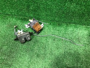 Tailgate lock SUBARU FORESTER OEM 60311FC000 SF5 1998 silver 792
