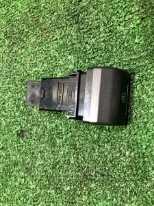 Interruptor do desembaciador traseiro SUBARU FORESTER OEM 83041FC020OE SF5 1998 EJ202 MT