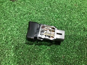 Interruptor de antiniebla SUBARU FORESTER OEM 83001FA051 SF5 1998 EJ202 MT