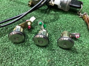 Замок зажигания Комплект замков SUBARU FORESTER OEM 83121FC090, 83121FC091 SF5 1998 silver 792