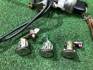 Замок зажигания Комплект замков SUBARU FORESTER OEM 83121FC090, 83121FC091 SF5 1998 silver 792