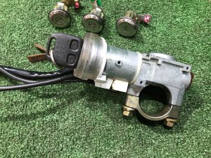 Замок зажигания Комплект замков SUBARU FORESTER OEM 83121FC090, 83121FC091 SF5 1998 silver 792