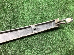 右ヘッドライト取付ステー SUBARU FORESTER OEM 57112FC000SJ SF5 1998 silver 792