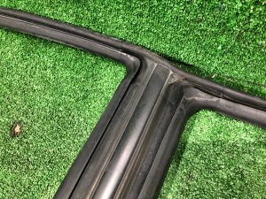 Junta de puerta derecha SUBARU FORESTER OEM 62710FC000 SF5 1998 silver 792