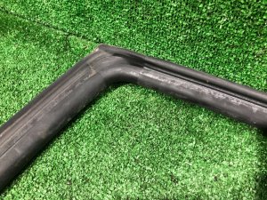 Junta de puerta derecha SUBARU FORESTER OEM 62710FC000 SF5 1998 silver 792
