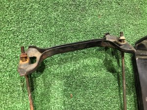 Soporte de batería SUBARU FORESTER OEM 82182AA040, 82161AA040, 82122AA031 SF5 1998