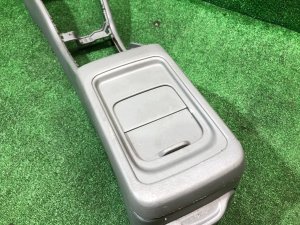 Guantera y reposabrazos SUBARU FORESTER OEM 92060FC040ND SF9, SF5 1998 White 51E